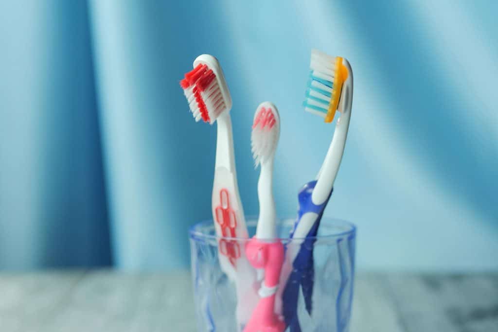 Choosing the right type of toothbrush